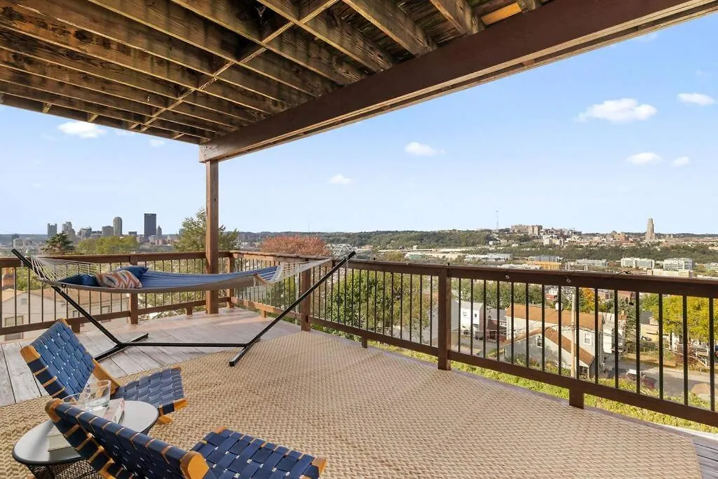 City Skyline - Outside Decks - Contemporary Pittsburgh 0*,